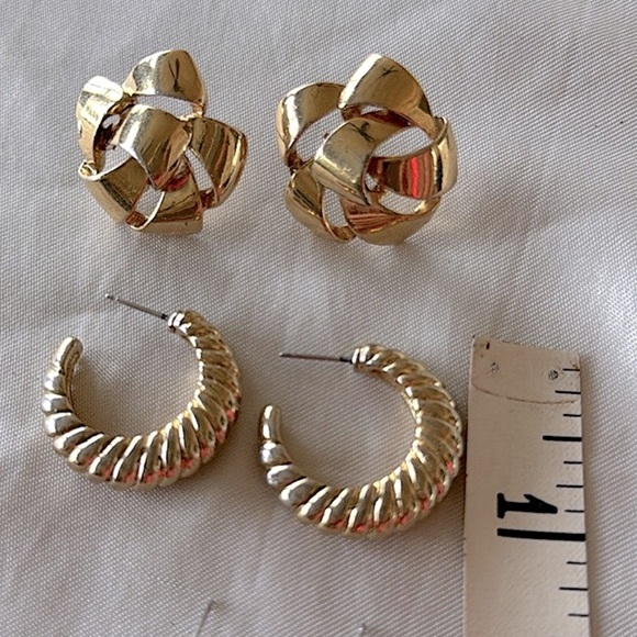 Vintage Gold Tone Textured Statement Earring Set Bow Button, Hoops & Drop Design - Picture 15 of 16